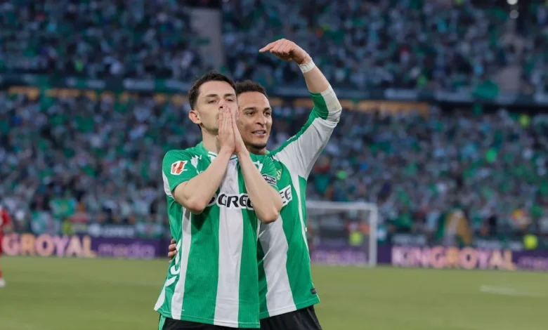 Betis y Sevilla empatan en derbi caliente; Fidalgo, anotó