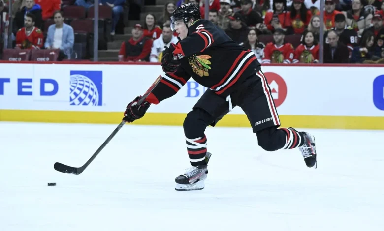 Blackhawks agree to trade reliable defenseman Connor Murphy to Oilers