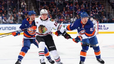 Blackhawks hold off Islanders in Anton Frondell's impressive NHL debut