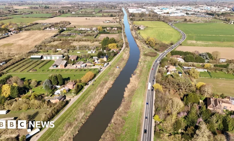 Body found in search for teen after river crash