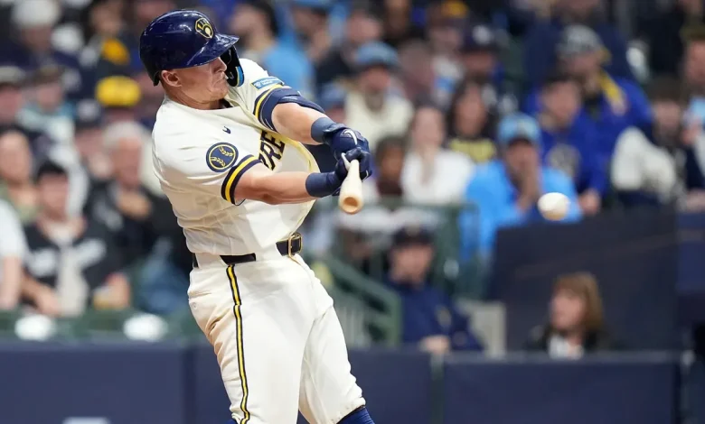 Brewers' Andrew Vaughn expected to miss 4-6 weeks; Jeferson Quero called up