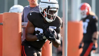 Browns free agency: Team loses first offensive player