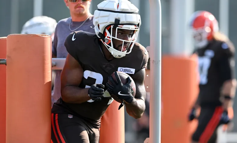 Browns free agency: Team loses first offensive player