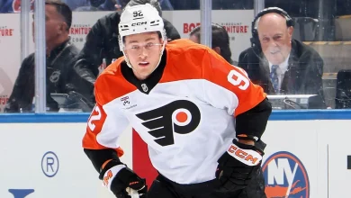 Bruins get 2 forwards from Flyers in pre-deadline trade