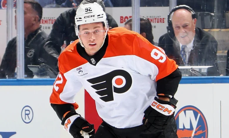 Bruins get 2 forwards from Flyers in pre-deadline trade