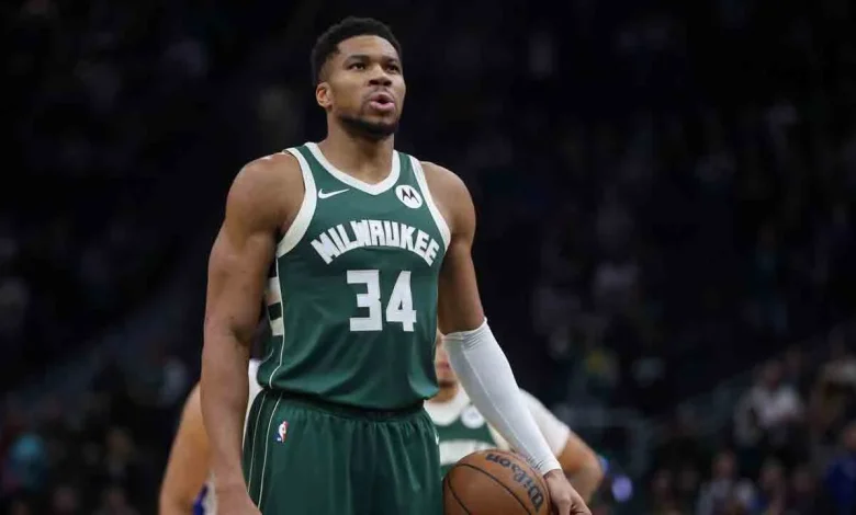 Bucks' Giannis Antetokounmpo returns against Celtics