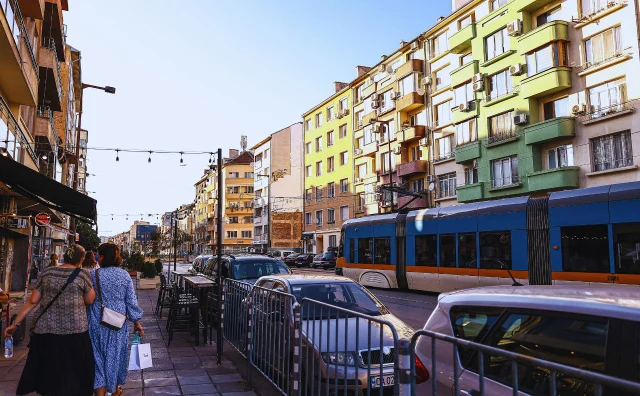 Bulgaria Friday Forecast: Sunshine in the West, Clouds and Light Rain in the East