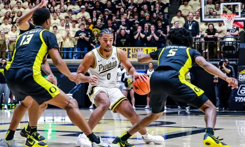 C.J. Cox injury update: Purdue guard hurts knee, leaves March Madness game