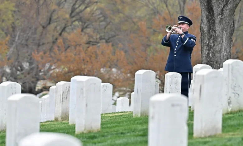 CSAF Wilsbach attends Brig. Gen. Anderson interment [Image 12 of 19]