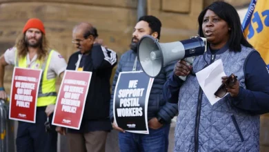 Canada Post union head urges 55,000 workers to turn down tentative agreement