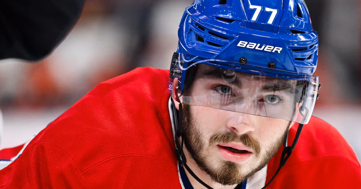 Canadiens : Kirby Dach quitte le match face aux Ducks