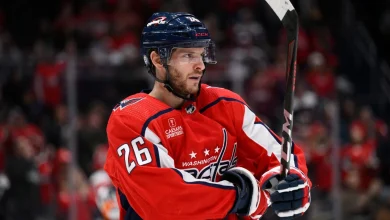 Capitals trade forward Nic Dowd to Golden Knights