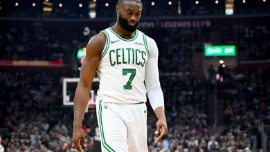 Celtics’ Jaylen Brown ejected vs. Spurs after snapping at referee over no-call