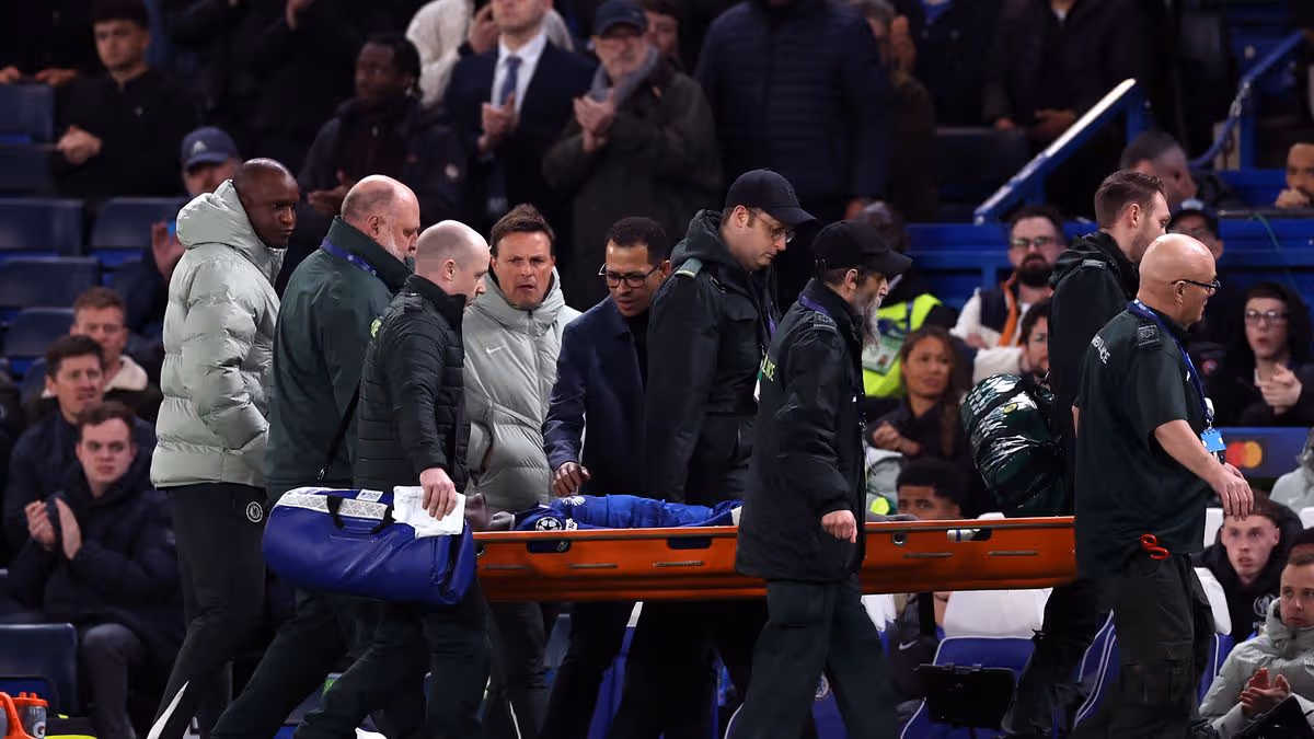 Chelsea star stretchered off in agony as Liam Rosenior gives injury update after PSG nightmare
