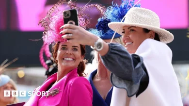 Cheltenham Festival LIVE: day two - radio commentary & text updates