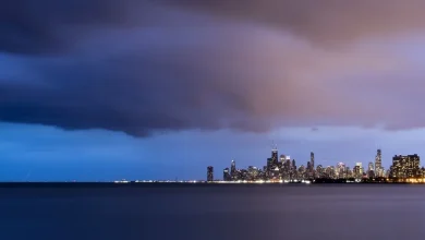 Chicago weather: Live updates as severe storms, strong winds move through area