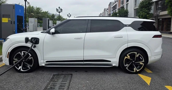 Chủ nhân “bộ sưu tập” 11 xe VinFast ở Hà Nội: “Càng hiểu xe điện, càng thấy đáng giá”