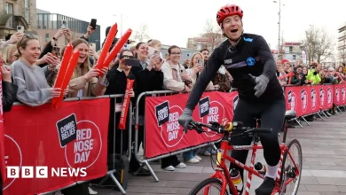 Comic Relief: Greg James reaches Sunderland after 'hardest day'