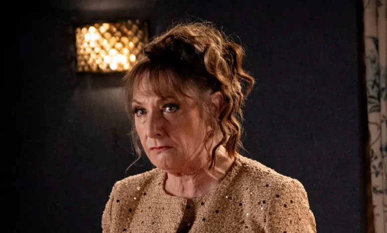 Coronation Street confirms Maggie's huge secret in early ITVX episode