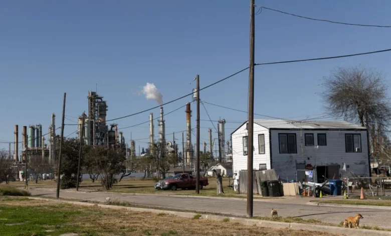 Corpus Christi refineries seek new water sources amid crisis