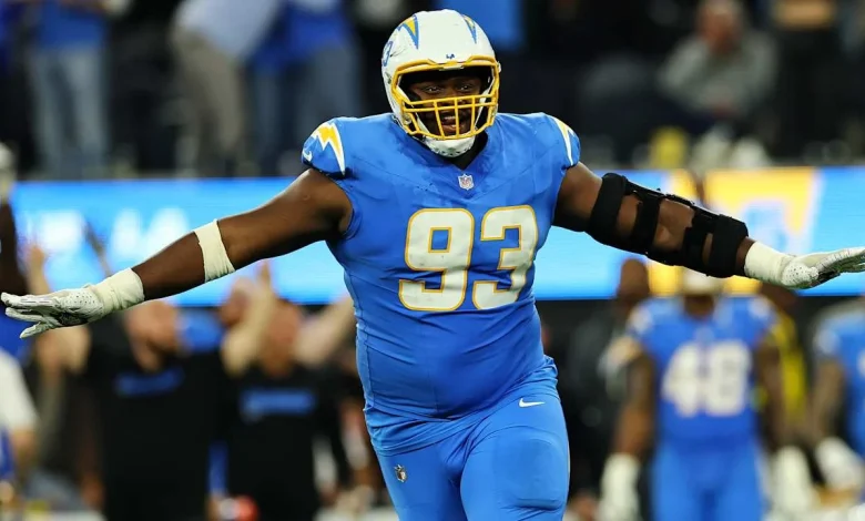 Cowboys, Otito Ogbonnia agree to terms on one-year deal