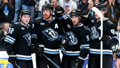 Crouse scores twice, Mammoth end Wild's winning streak at 6