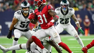 Dameon Pierce, Eagles agree to one-year contract