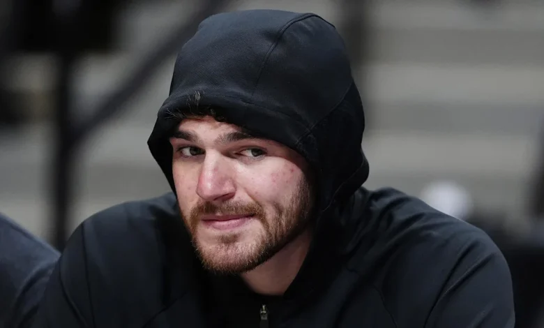 Deandre Ayton buyout looks even better as Donovan Clingan reaches new heights