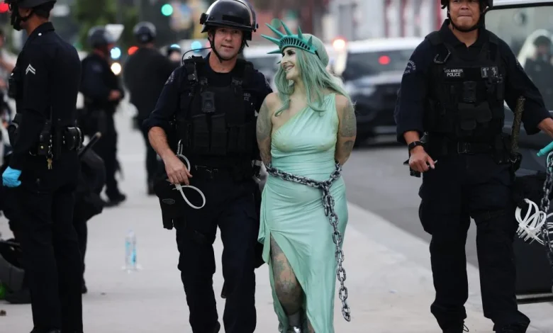 Demonstrators arrested, tear gassed at 'No Kings' protest