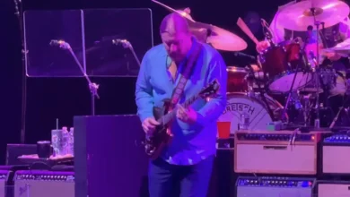 Derek Trucks Plays Jerry Garcia's "Tiger" Guitar in Concert Following $11.5 Million Auction Purchase