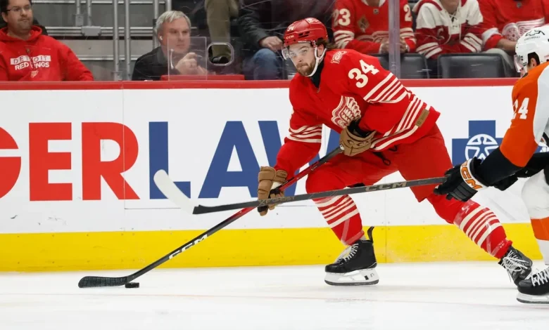 Detroit Red Wings looking to Carter Mazur for a spark. Here's why