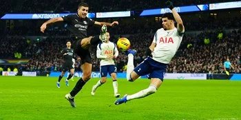 Dominic Solanke's scorpion kick stunner wins Goal of the Month award
