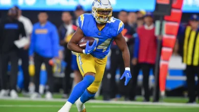 Eagles Signing TE Stone Smartt To One-Year Deal