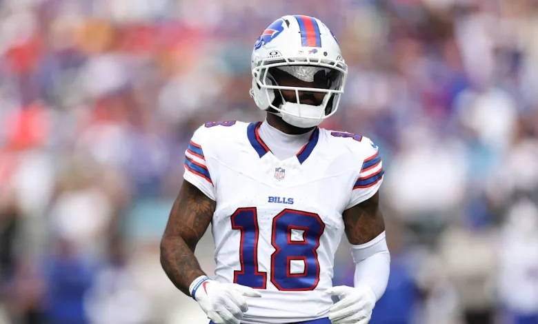 Eagles agree to terms with Elijah Moore on a one-year deal