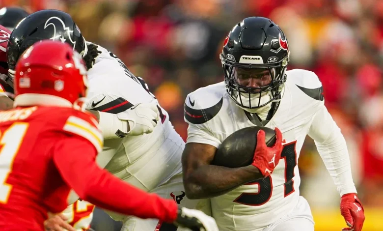 Eagles agree to terms with RB Dameon Pierce