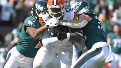 Eagles “have interest” in TE David Njoku, per report