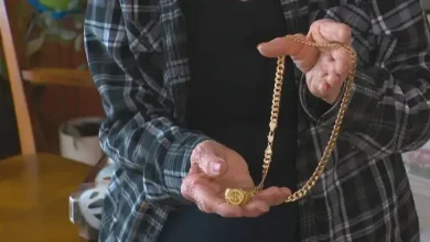 Edmontonians warn others about uptick in ‘hugging bandit’ distraction thefts