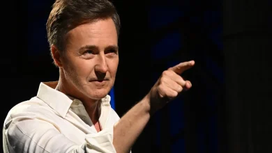 Edward Norton Wows Late Show Crowd With Powerful Poetry Reading