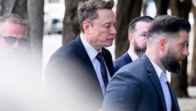 Elon Musk in court, Julia Roberts at the garden store, and Coppolas on Columbus Ave.