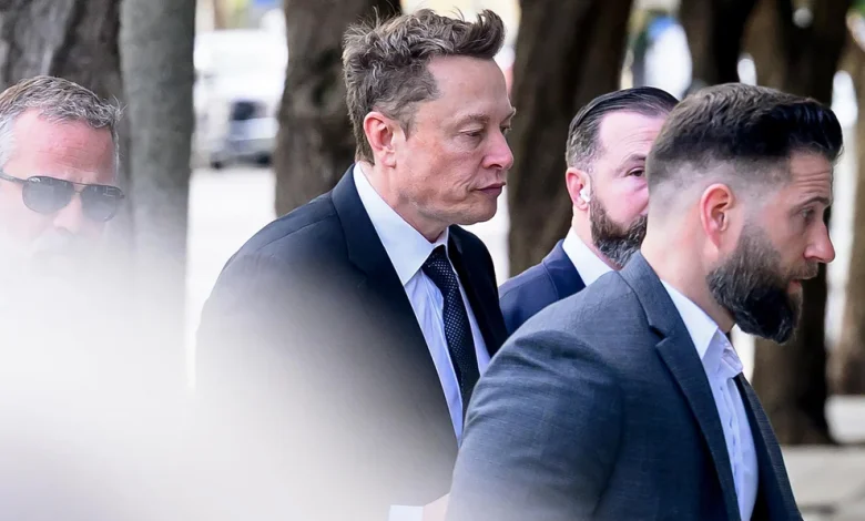 Elon Musk in court, Julia Roberts at the garden store, and Coppolas on Columbus Ave.