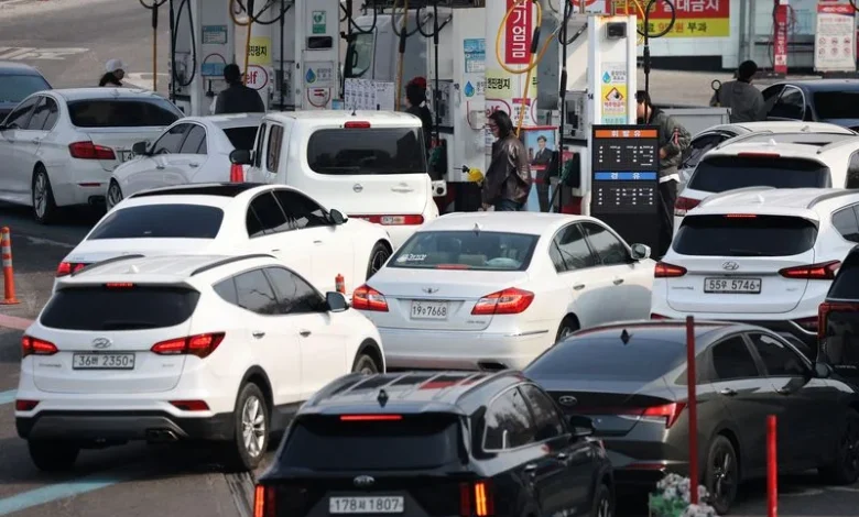 Exclusive-Trump reviews options to curb energy prices as Iran strikes roil markets