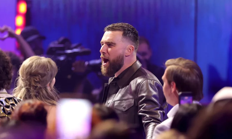Expert Reveals What Taylor Swift & Travis Kelce’s Body Language Really Means