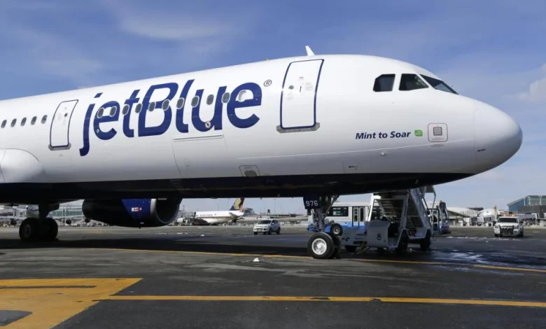 FAA briefly grounds JetBlue flights