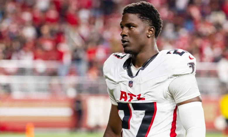 Falcons' James Pearce Jr. charged with 3 felonies, misdemeanor