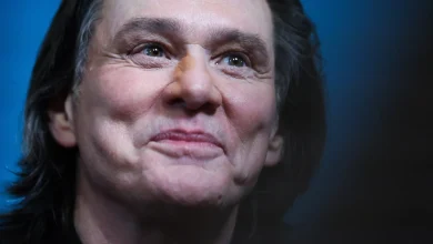 Famed Plastic Surgeon Weighs in on Jim Carrey's Face