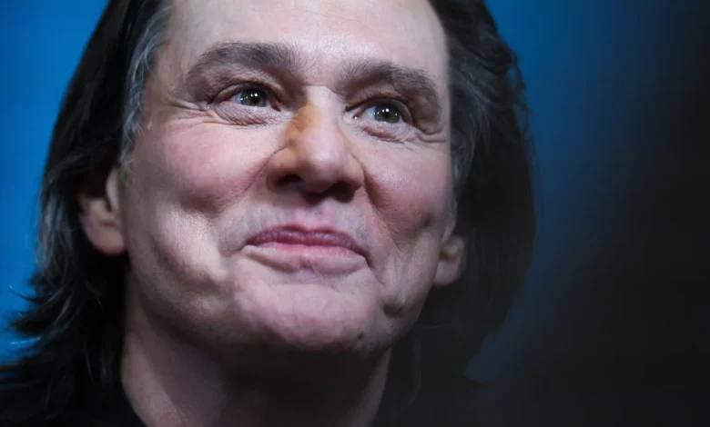 Famed Plastic Surgeon Weighs in on Jim Carrey's Face