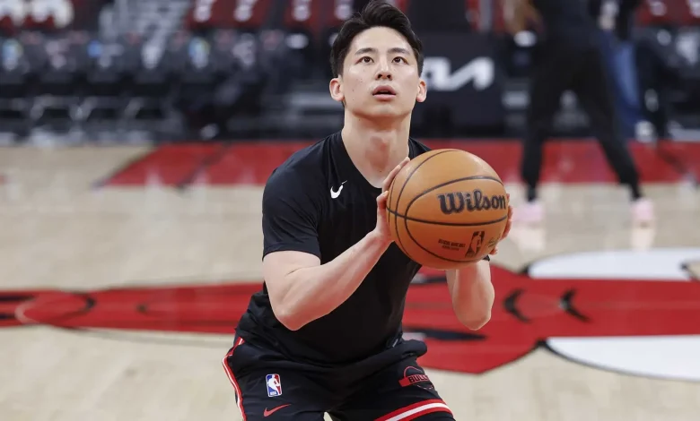 Fan favorite Yuki Kawamura has awesome moment with Rui Hachimura in Bulls-Lakers