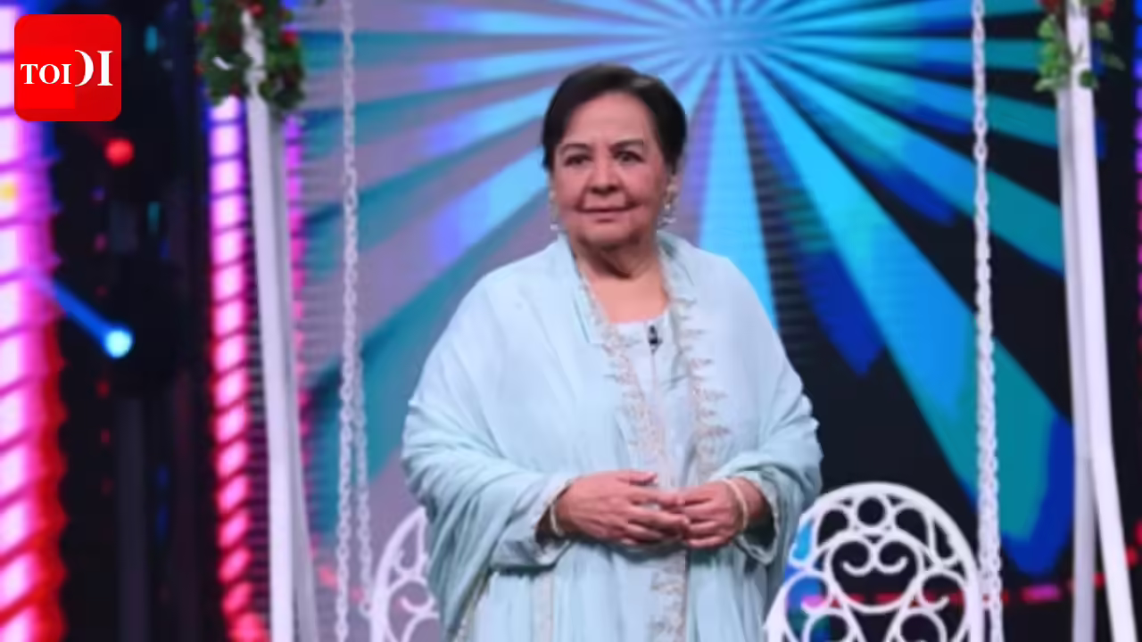 Farida Jalal breaks down in tears remembering late Lata Mangeshkar: 'Was madly in love with her'