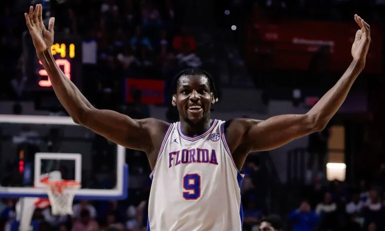 Florida blows out Arkansas, clinches share of SEC title