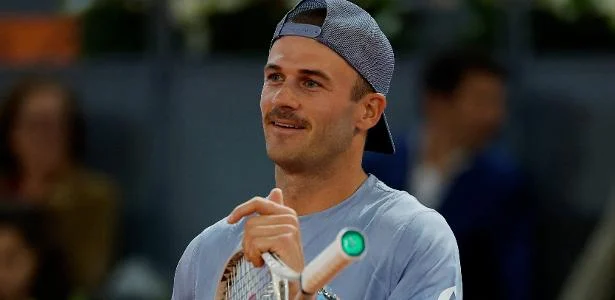 Fonseca joga hoje na quadra central de Indian Wells graças a rival dos EUA